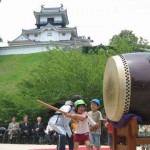 時の記念日太鼓打ち鳴らし式